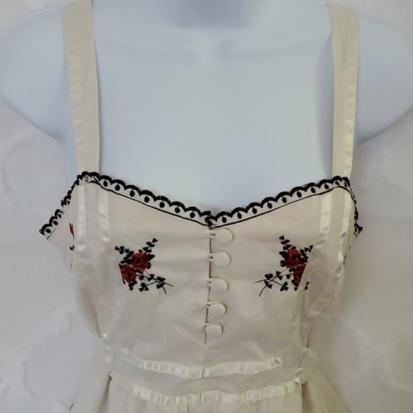 Top - Picture 2 of 16